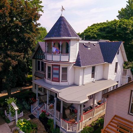 Bondy House Bed & Breakfast Amherstburg Exterior photo