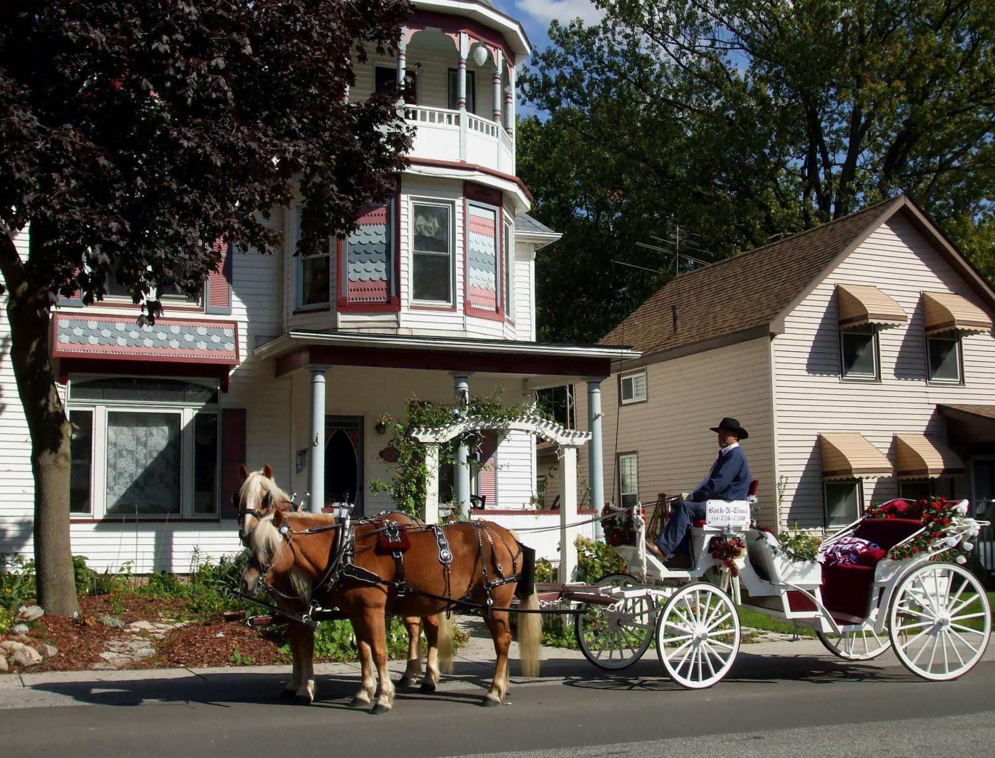 Bondy House Bed & Breakfast Amherstburg Exterior photo