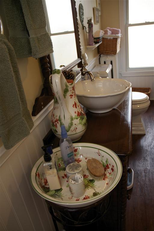 Bondy House Bed & Breakfast Amherstburg Exterior photo