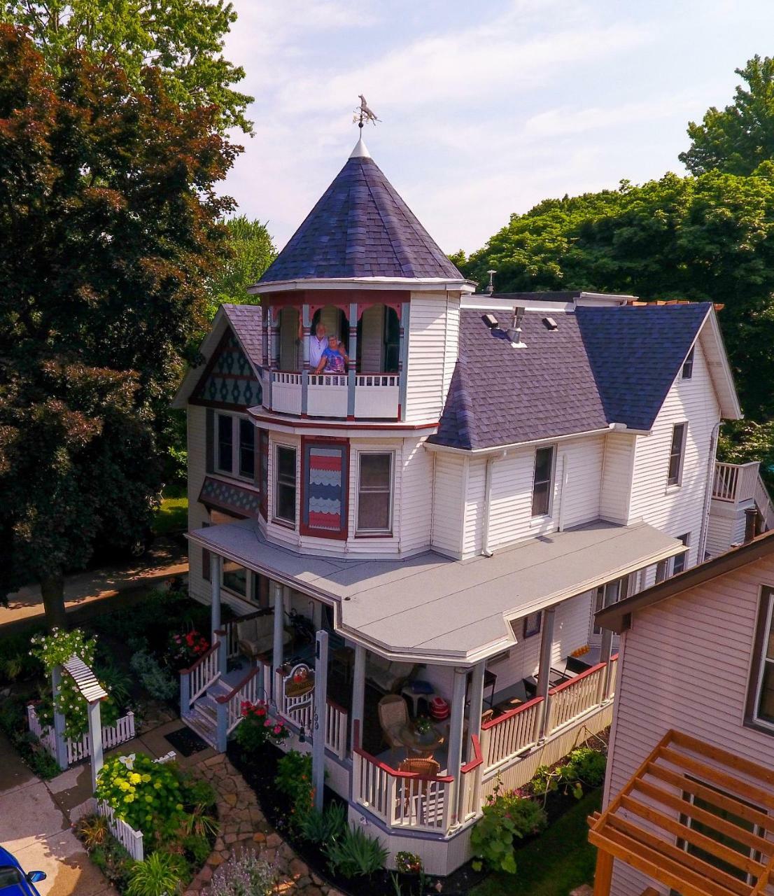 Bondy House Bed & Breakfast Amherstburg Exterior photo